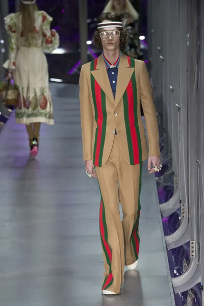 Look 114